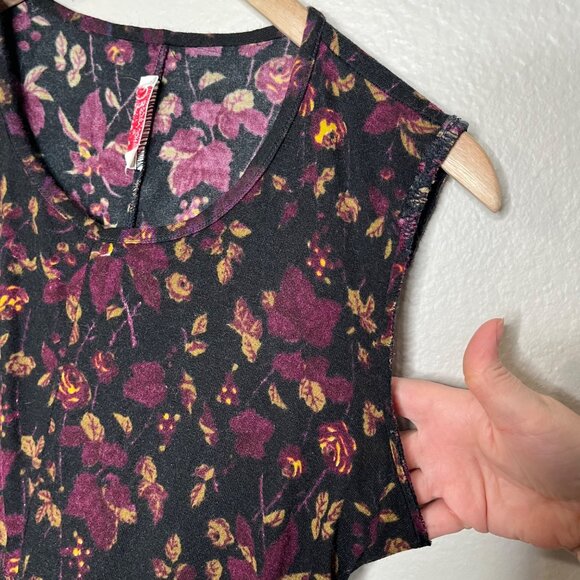 Jeanette By Betsey Johnson 70s Dark Floral Sleeveless Knit Maternity Dress - Picture 6 of 9